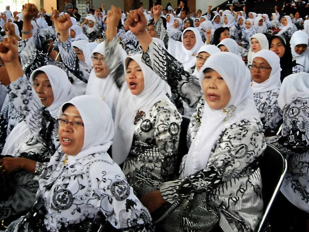 Rata-Rata Gaji Guru Honorer 2024 Per Provinsi, Tertinggi Sulut Rp4,2 Juta Terendah NTT