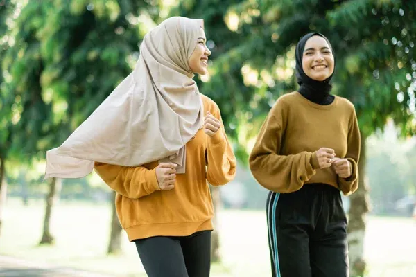 Bukan Hanya Genetika! Psikologi Ungkap 6 Kebiasaan yang Membuat Seseorang Semakin Cantik di Usia Tua